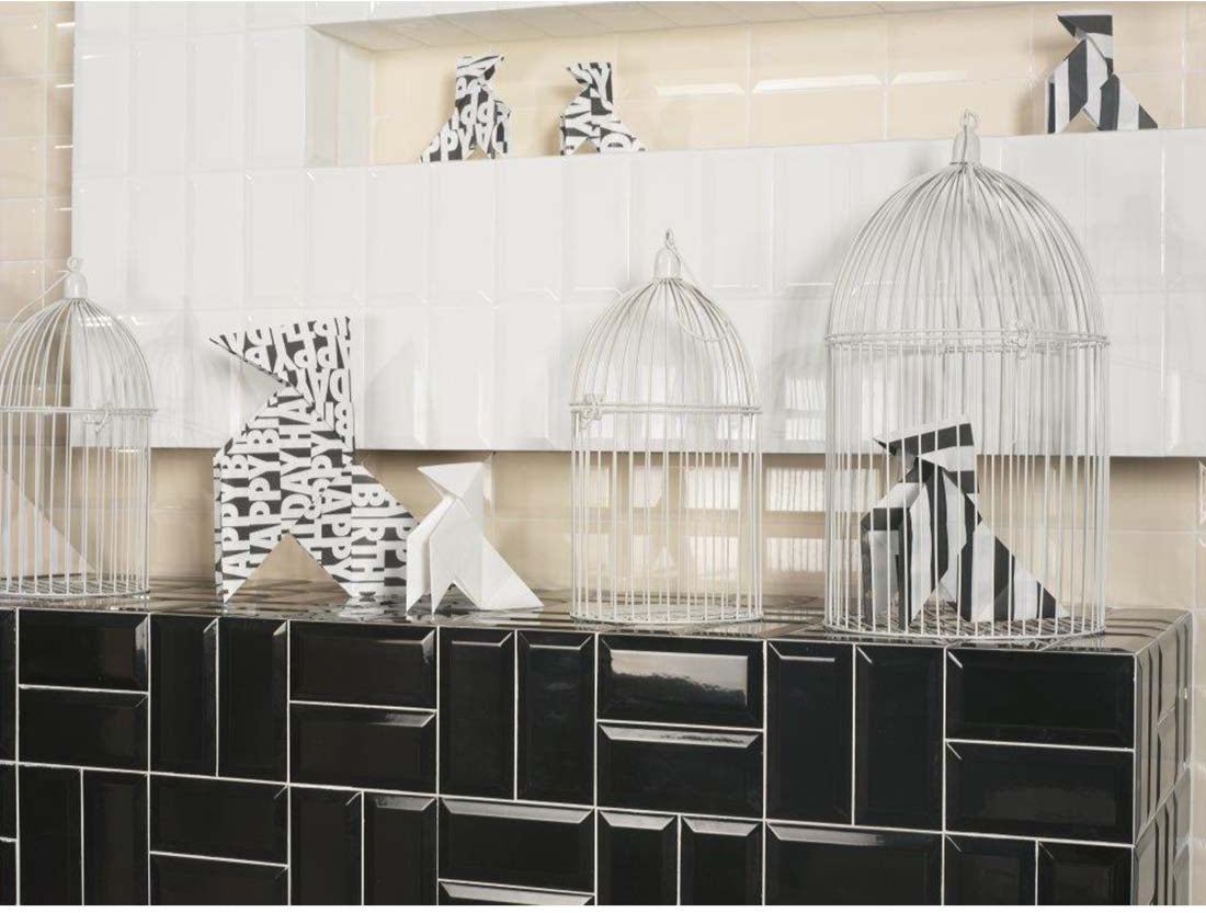 Shimmering Black Gloss Ceramic Wall Tiles - 10x20 Biselado Collection